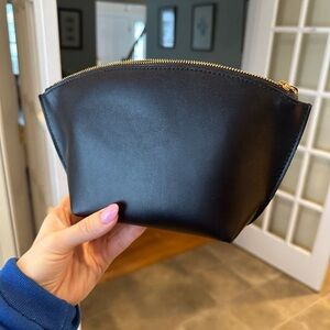 Madewell leather essential zip pouch ONE